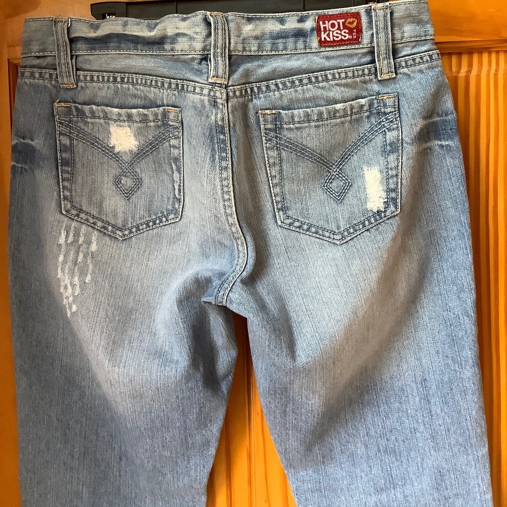 Womens 30 HOT KISS jeans destroyed